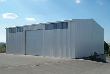 Fahrzeughalle 12,50 × 15 m | Landmaschinen und Geräte