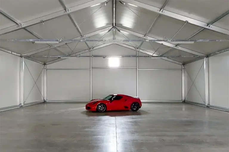 Fahrzeughalle von Innen