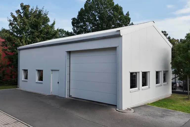 Fahrzeughalle für Fahrzeugaufbereitung