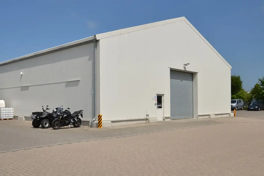 Fertighalle auf Betonfundament