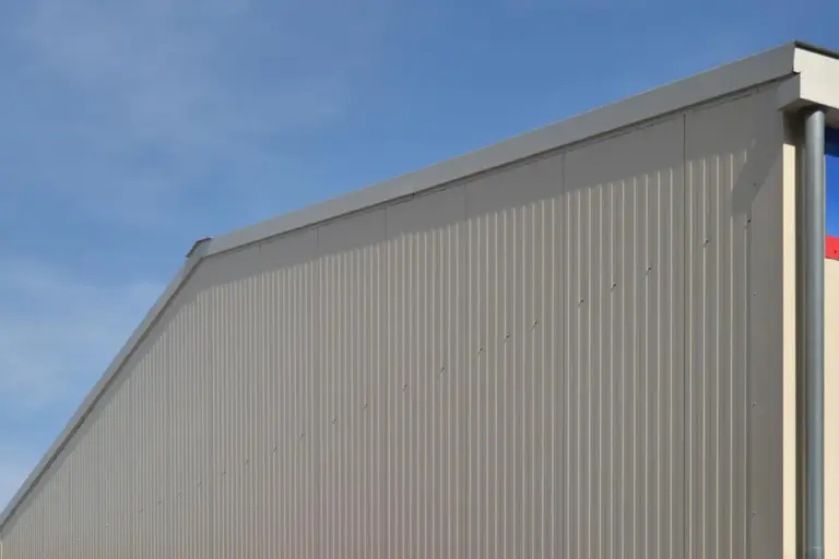 Sandwichpaneele als Wandverkleidung