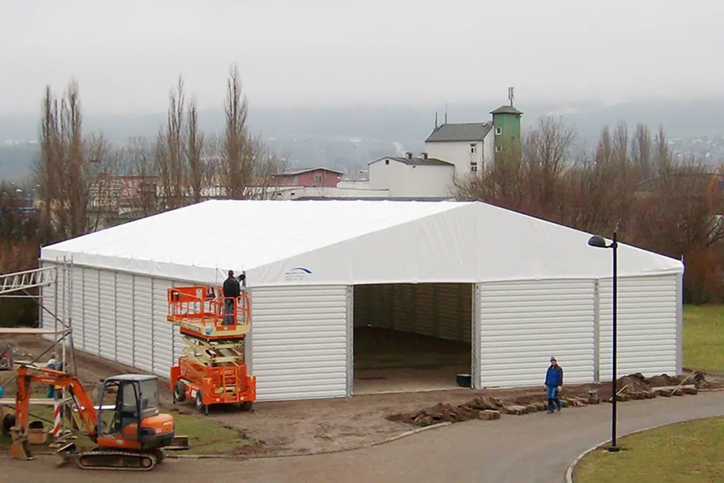 Lagerhalle mit Planendach