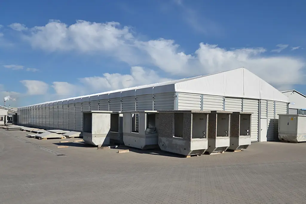 Lagerhalle 15 x 65 m