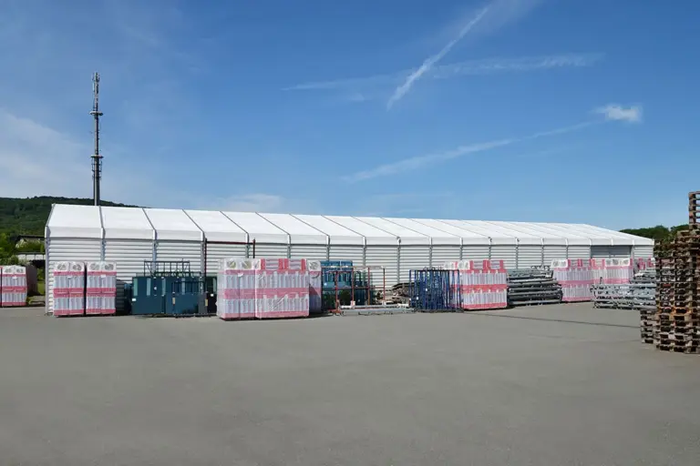 Lagerzelt von der Seite