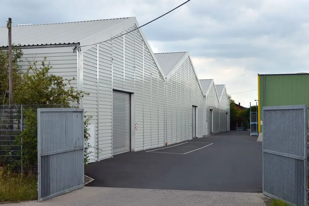 Mehrschiffige Lagerhallen