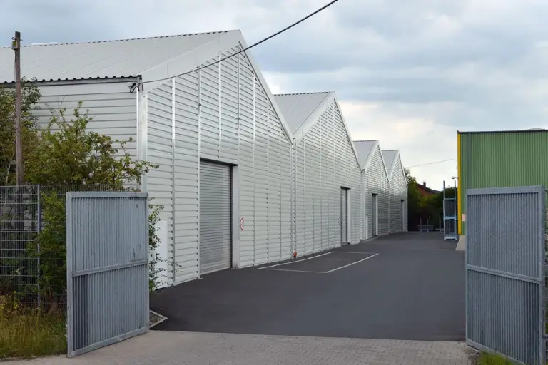 Mehrschiffige Lagerhallen