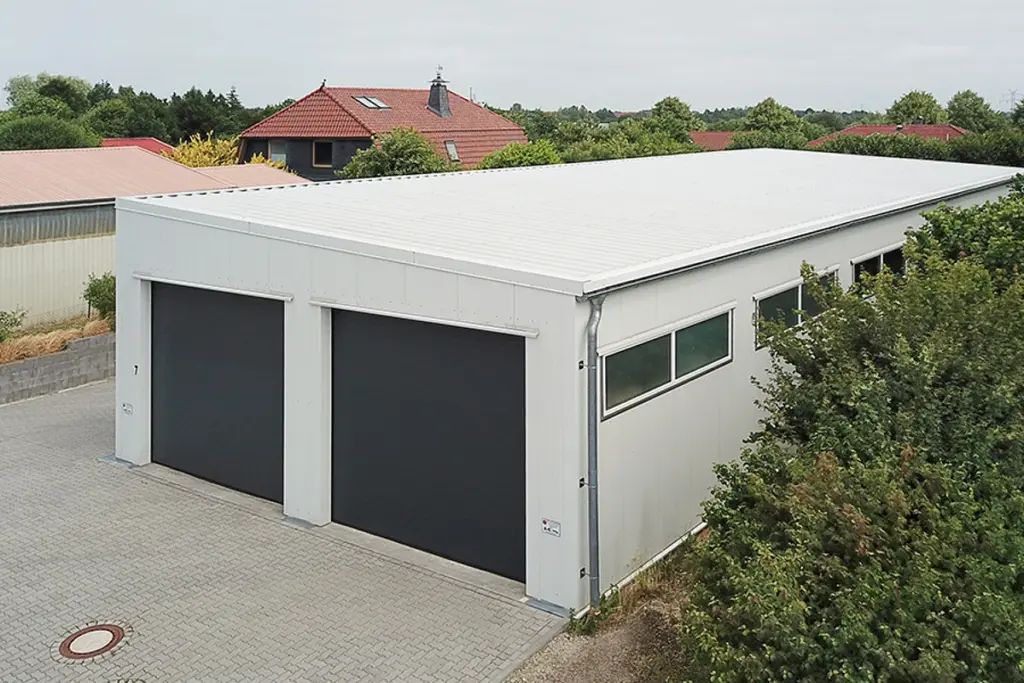 Werkstatthalle mit Pultdach